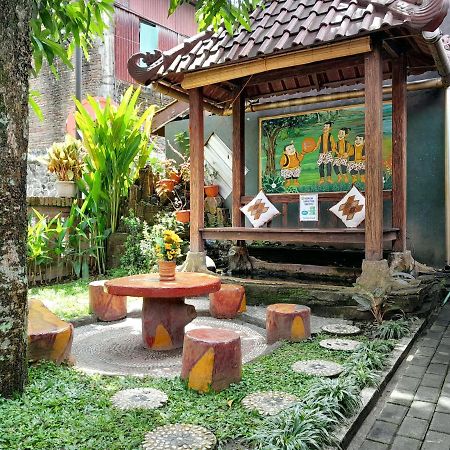 Ngampilan Backpacker Hostel Yogyakarta Exterior photo