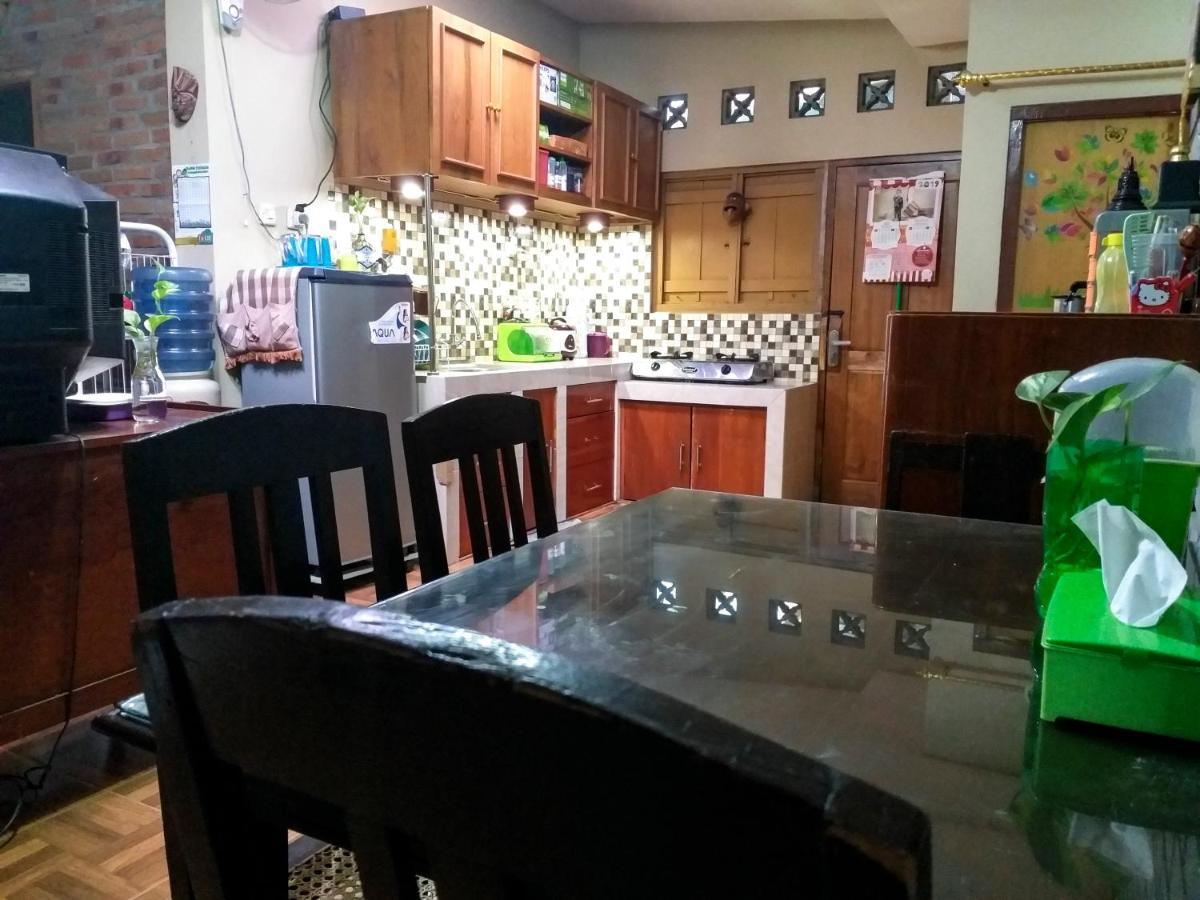 Ngampilan Backpacker Hostel Yogyakarta Exterior photo